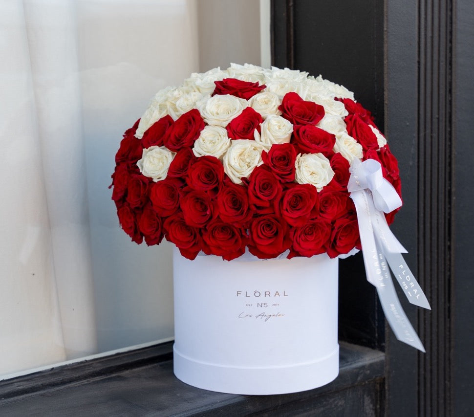 Floral N5 | NO. 802 - WHITE & RED ROSES BOX