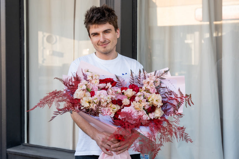 NO. 806 - RED & PINK BOUQUET