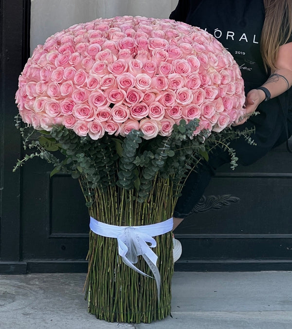 NO. 500 - GIANT PINK ROSE BOUQUET