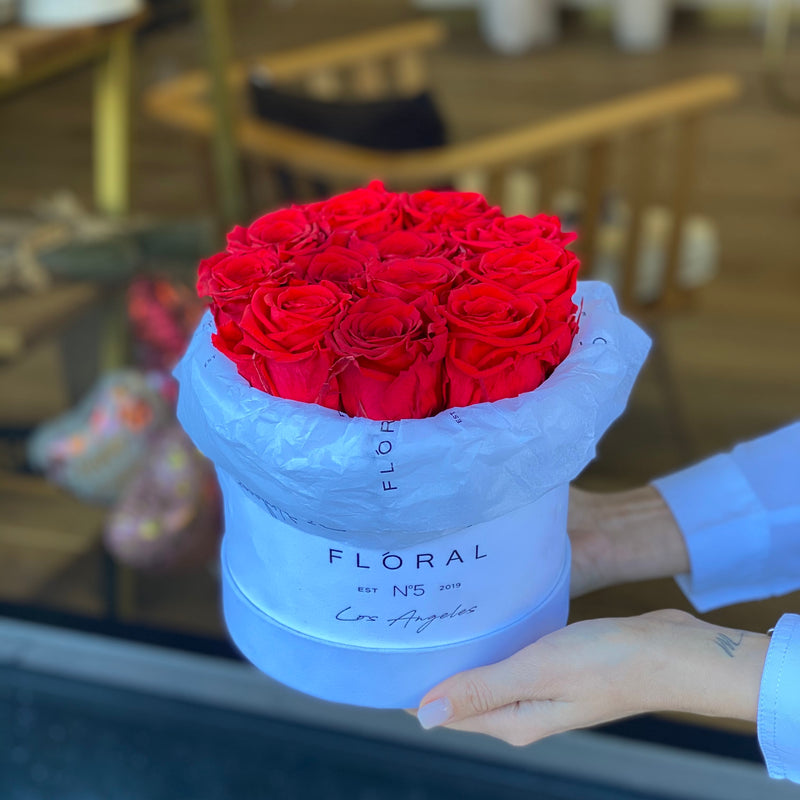 LUXURY RED ETERNAL ROSES IN WHITE BOX - order in Flower Shop N5 LA