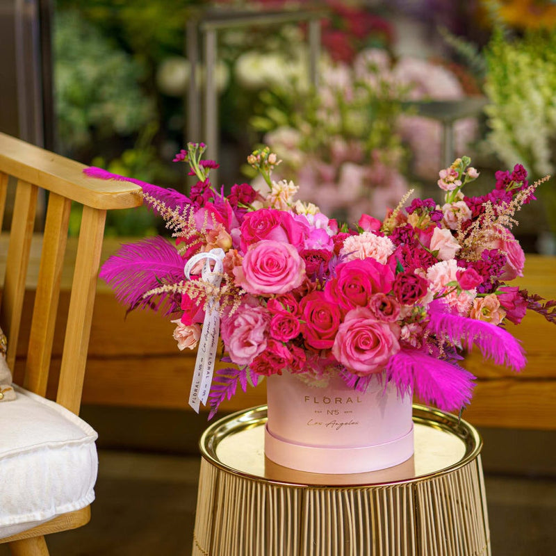 NO.127 - HOT PINK FEATHERS & ROSES - order in Flower Shop N5 LA
