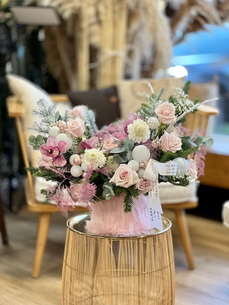 NO.24 - CHRISTMAS TENDERNESS - order in Flower Shop N5 LA