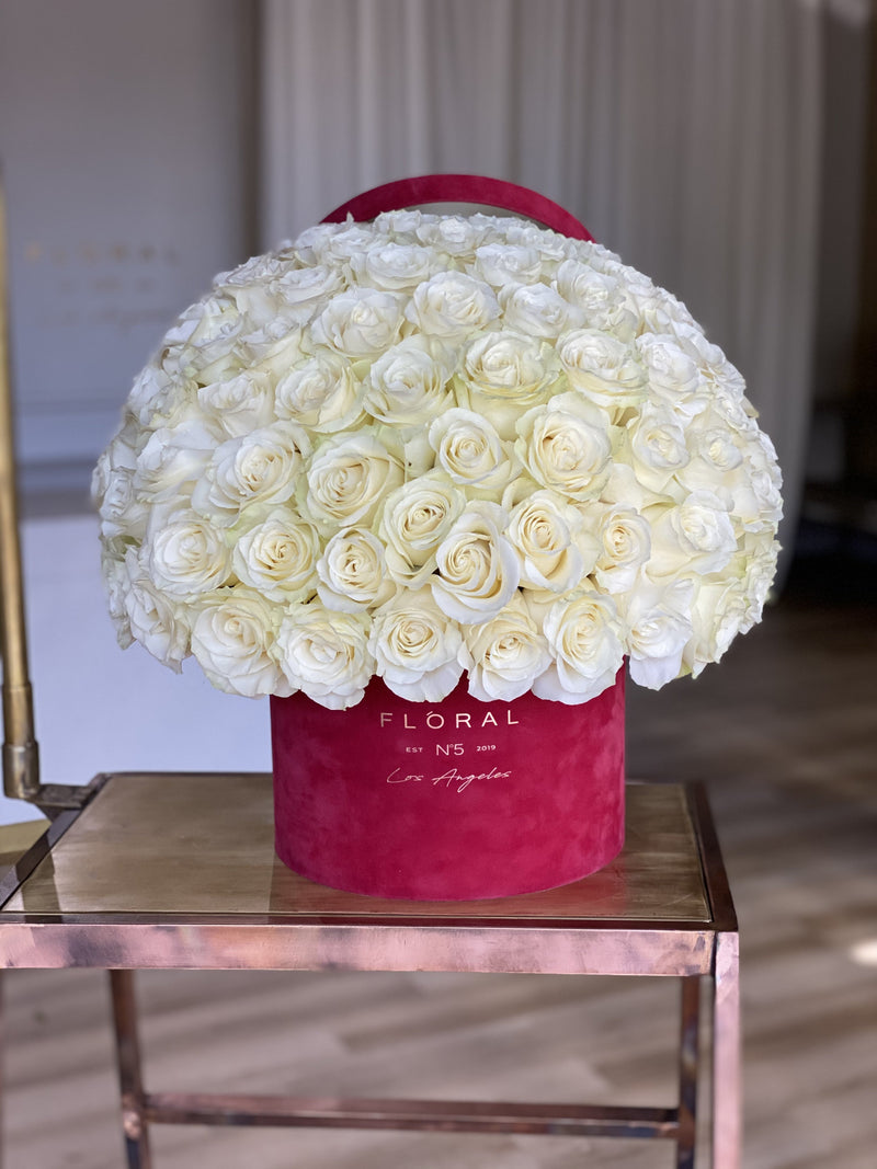 LUXURY WHITE ROSES IN RED BOX - order in Flower Shop N5 LA